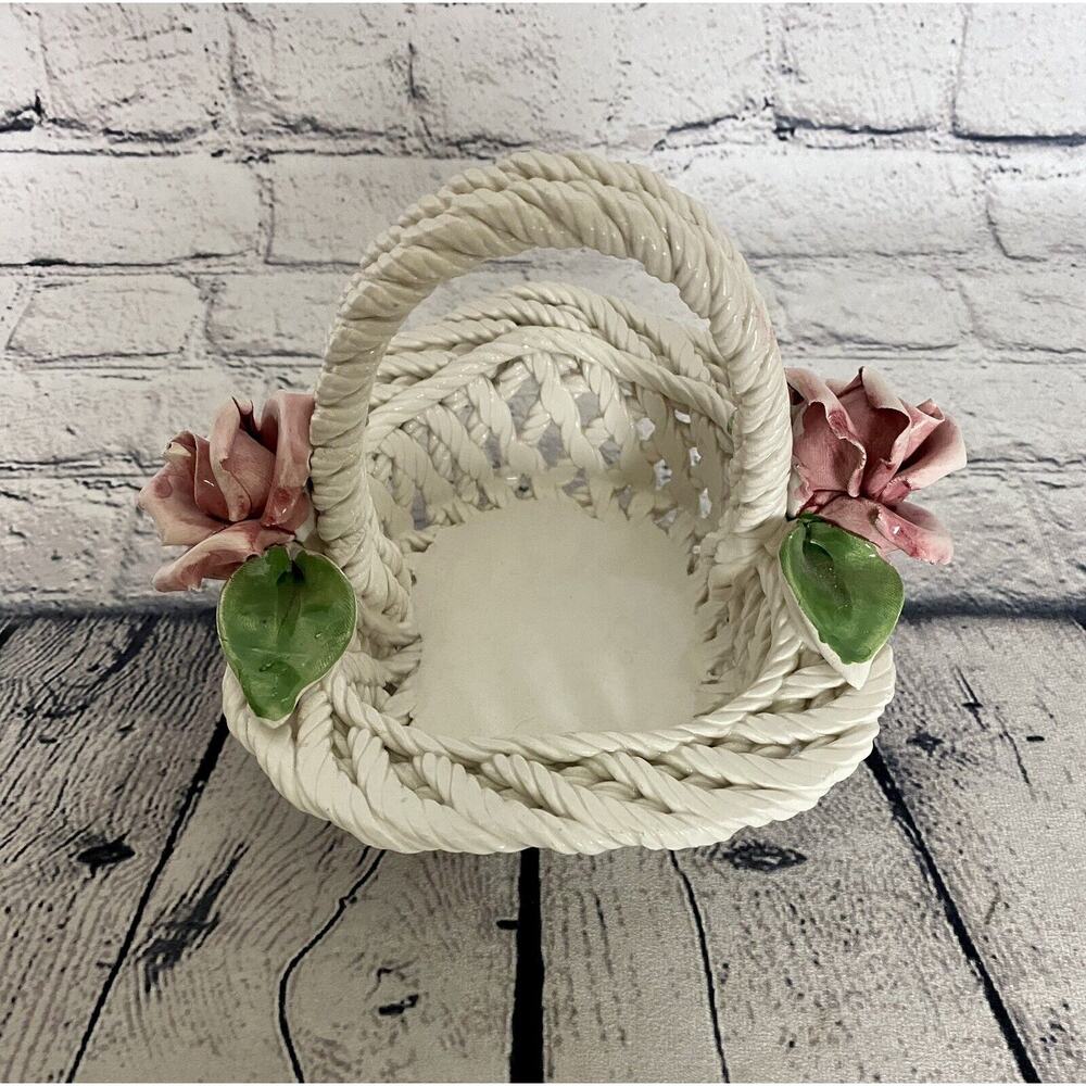 Capodimonte Porcelain Weaved Basket With Handle And Roses Made In Italy - Picture 2 of 7